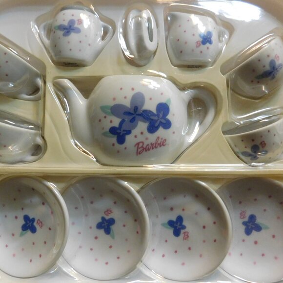 Barbie Mini China Tea Set 13 Pieces Schylling 2001 NEW IN BOX - Picture 3 of 5